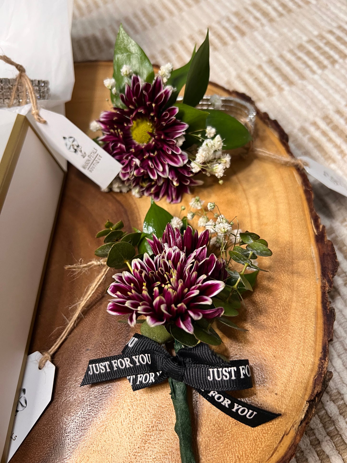 Custom Corsages & Boutonnieres